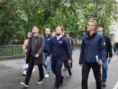Иван Лебедев провел рабочий обход территорий Октябрьского округа Мурманска