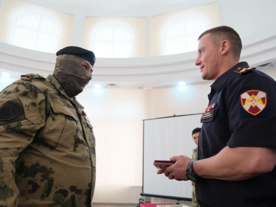 В Астрахани наградили росгвардейцев за службу в зоне СВО