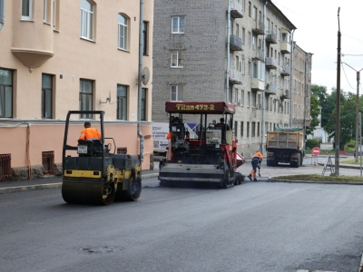 В Выборге продолжаются дорожные работы