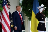 Трамп не примет участия в первой встрече Путина и Зеленского - Фото