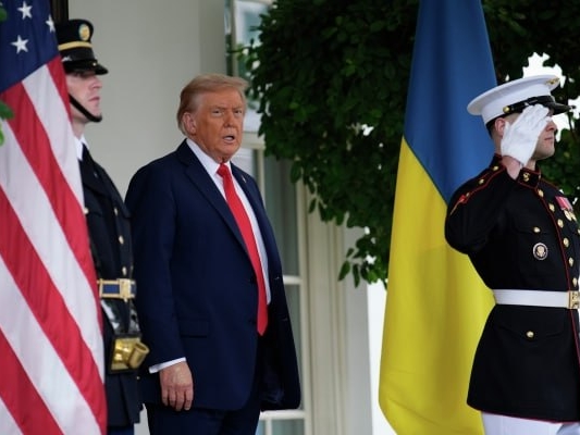 Трамп не примет участия в первой встрече Путина и Зеленского - Фото