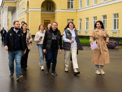 Лебедев и Чибис проверили ход работ на строящихся объектах в Мурманске