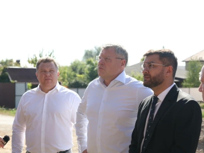 В Астрахани ограничили движение по мосту через реку Царев из-за аварийных балок