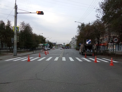 В Астрахани ночью обновляют дорожную разметку