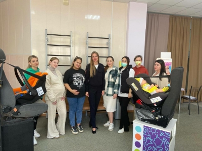 В Астрахани будущим мамам объяснили правила перевозки детей в автомобиле