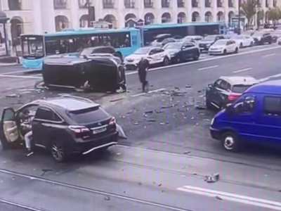 Водитель Audi рассказал о причине массовой аварии на Невском проспекте Петербурга