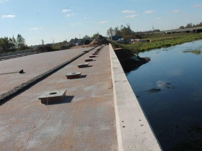 Под Гатчиной завершают капитальный ремонт моста через реку Ижора