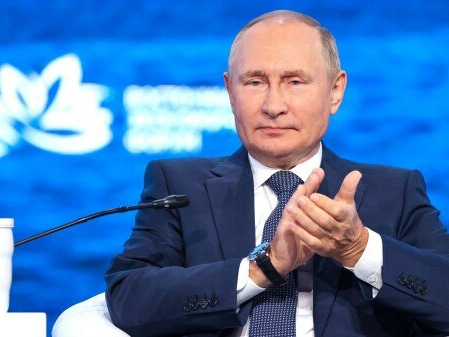 Путин объявил о введении с 2026 года налоговой выплаты для семей с детьми - Фото