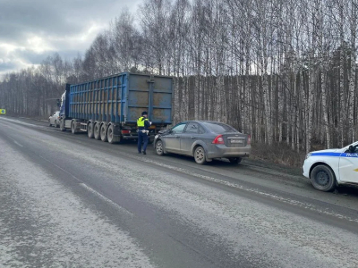 50 грузовиков отправили на штрафстоянку в Свердловской области
