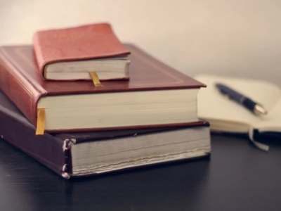 Калининградские библиотеки получили редкую серию книг о правителях России