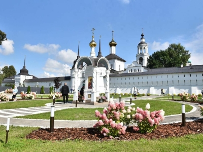 Ярославские зодчие получили диплом за благоустройство набережной у Толгского монастыря