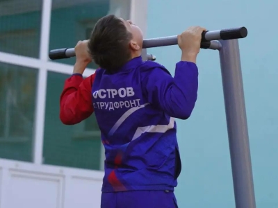 В астраханском селе Трудфронт появилась первая современная спортплощадка