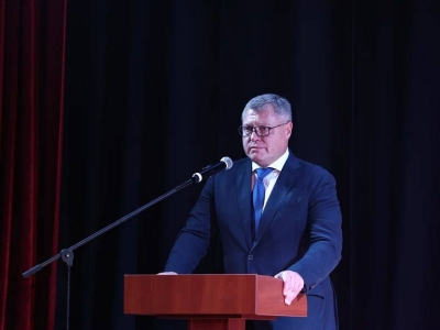 Игорь Бабушкин поздравил жителей Володарского района с двойным праздником