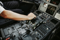 Проблемы с рейсами Azur Air: почему авиаперевозчик не может справиться с поломками - Фото