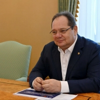 Гольдштейн: больше 3 тысяч семей воспользовались региональным маткапиталом