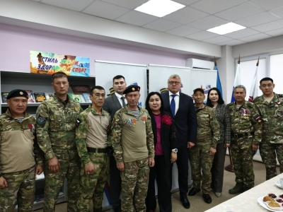 Игорь Бабушкин посетил филиал фонда «Защитники Отечества» в Володарском районе