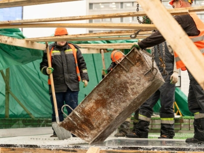 В Мурманске на Пяти Углах начали укладку архитектурного бетона