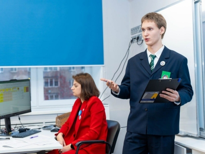 Команда из гимназии Мурманска взяла золото в Межрегиональном химическом турнире