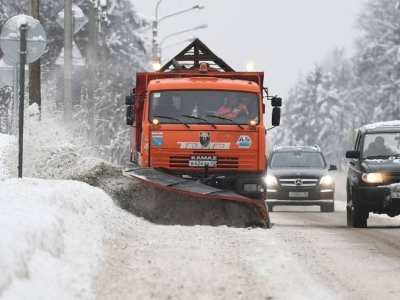 Снежный штаб Ленобласти приступил к уборке дорог