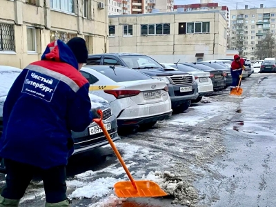 Городские службы Петербурга круглосуточно следят за состоянием дорог