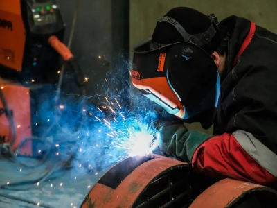 Игорь Бабушкин: более трех тысяч астраханцев трудоустроил Кадровый центр по рабочим профессиям