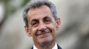 Во Франции прокуратура предложила освободить экс-президента Саркози - Фото