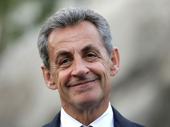 Во Франции прокуратура предложила освободить экс-президента Саркози - Фото