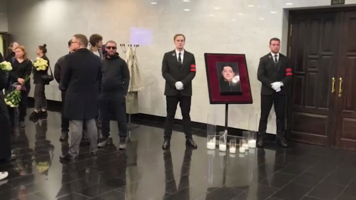 прощание, актер Роман Попов