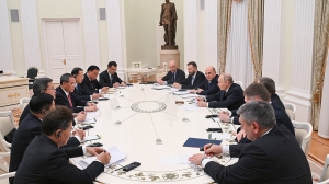 Владимир Путин объявил о введении безвизового режима для туристов из Китая - Фото