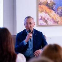 Владислав Шапша: все новорожденные в Калужской области получают подарки