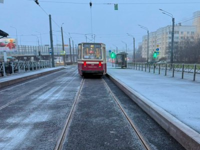 В Приморском районе Петербурга отремонтировали трамвайные пути на Савушкина