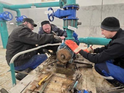 В Костроме устраняют последствия аварии на водопроводе в Заволжском районе