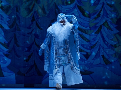 В Астраханском ТЮЗе продолжаются новогодние спектакли для детей