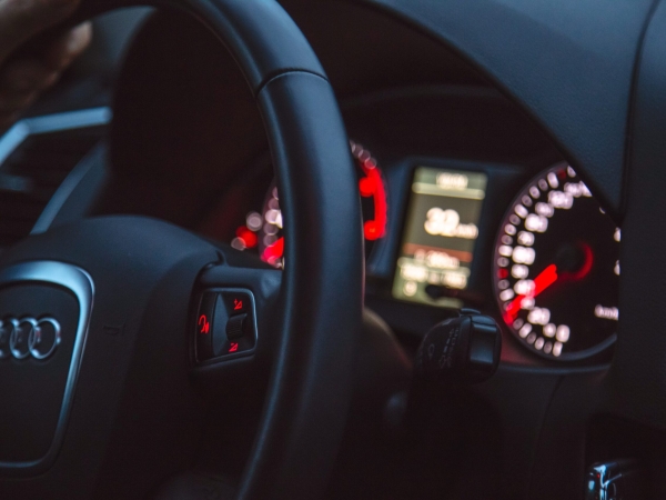 Авито: все больше россиян выбирают новые автомобили  - Фото