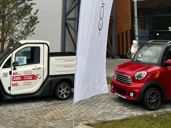 Калининградский автозавод представил авто для маломобильных водителей - Фото