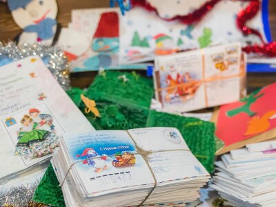 <strong>Новогодняя почта Деда Мороза открылась на ВДНХ</strong>