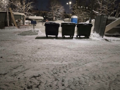 Городские службы Мурманска борются с последствиями снегопадов