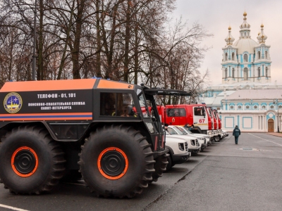 В этом году Петербург закупил 43 специальные машины для противопожарной службы