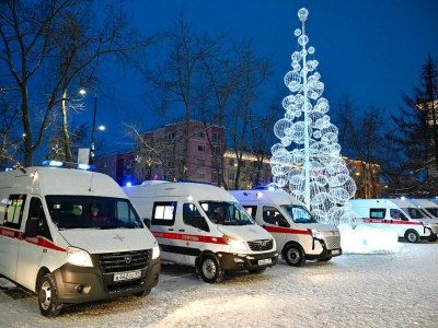 В Заполярье Андрей Чибис вручил ключи от 20 новых автомобилей скорой помощи