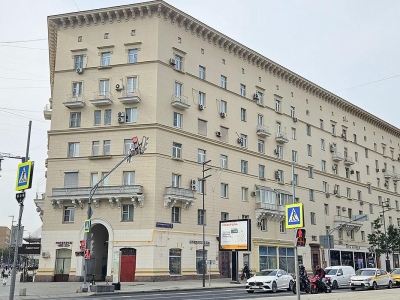 В Москве выставили на торги крупное помещение у метро «Киевская»