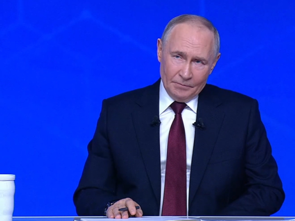 Не берите трубку: Путин о результатах борьбы с мошенниками - Фото