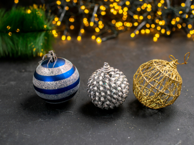 Цены на новогодние украшения в Тюмени заметно выросли в этом сезоне