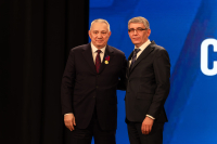 Председатель совета директоров ГК «Полипласт» награжден серебряной медалью «За особый вклад в развитие Тульской области» - Фото