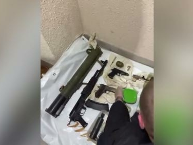 В офисе фигуранта петербургского дела нашли замурованный тайник с гранатометами