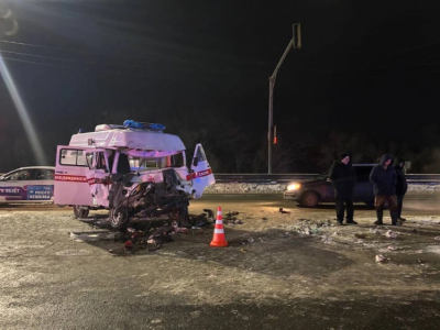 На трассе Тюмень — Омск столкнулись скорая и грузовик, есть жертвы