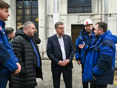 Кирилл Поляков изучил работу петербургского судостроительного завода