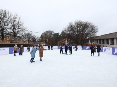 На кремлевском катке усилили контроль после наплыва желающих покататься