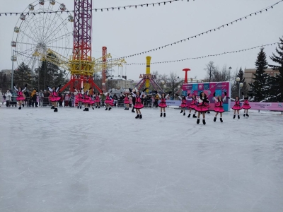 На «Улетном катке» тюменцы увидели мастерство спортсменов