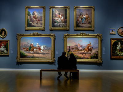 В Подмосковье задержали подозреваемых в краже более ста картин на 32 млн рублей