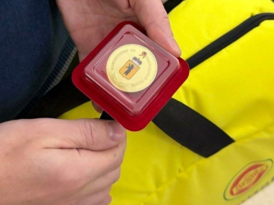 В Ярославской области начали вручать памятные медали новорожденным